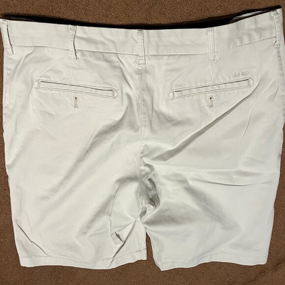 Izod Saltwater shorts - Picture 3 of 3